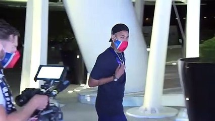 Neymar assina contrato com a Puma