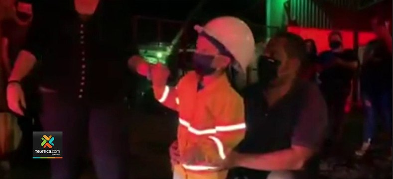 tn7-Los-bomberos-de-santo-domingo-de-heredia-le-dieron-una-gran-sorpresa-al-pequeño-saúl-vecino-de-ese-cantón-herediano-120920.jpg