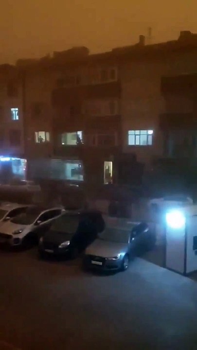 Ankara completamente al buio per una rara tempesta di sabbia