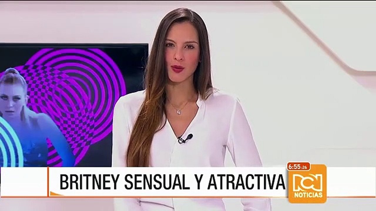 El sensual baile de Britney Spears en vestido de baño