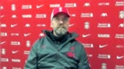 Télécharger la video: 'Defending is not like riding a bike' - Klopp refutes defensive struggles