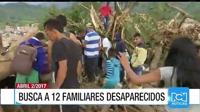 Drama de sobrevivientes que buscan a sus familiares bajo los escombros