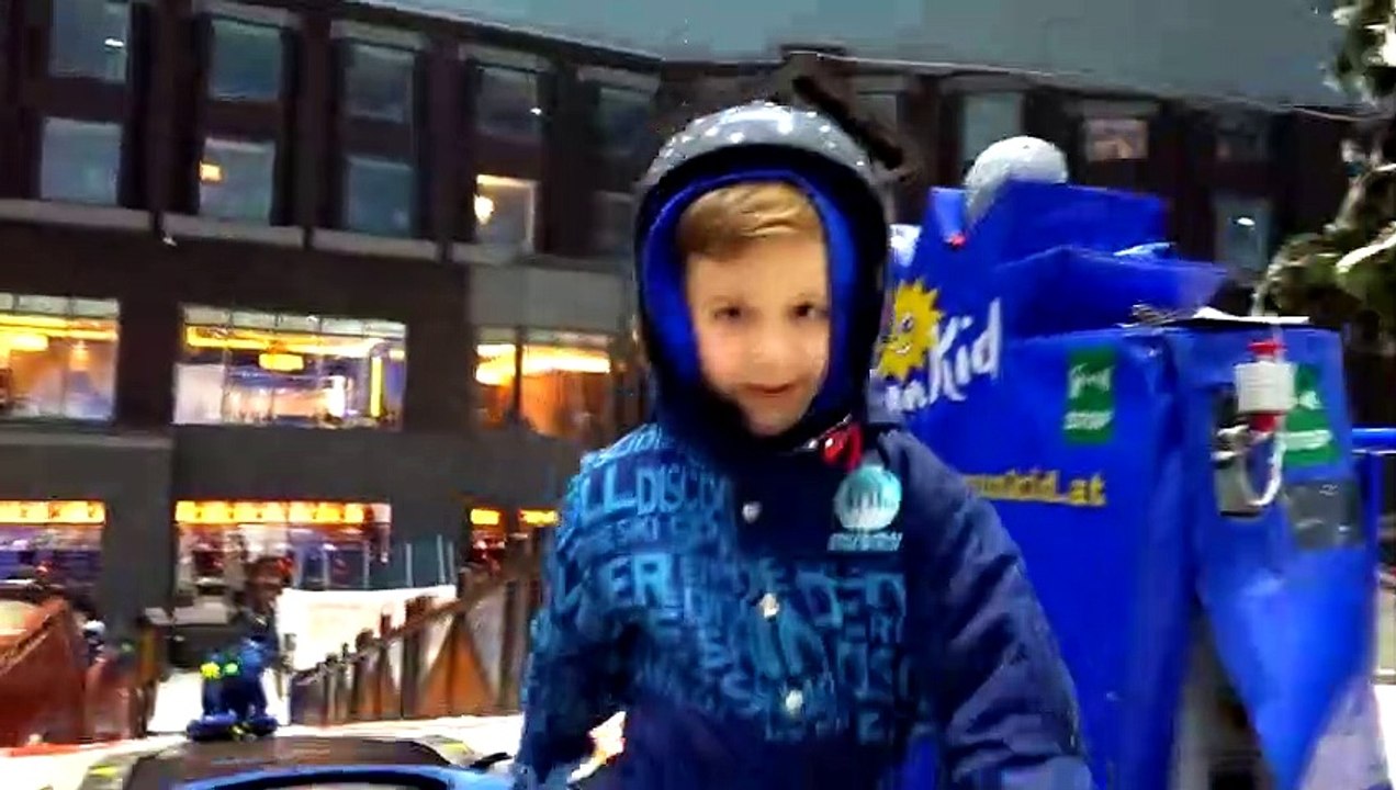 Diana and Roma at Ski Dubai with family!