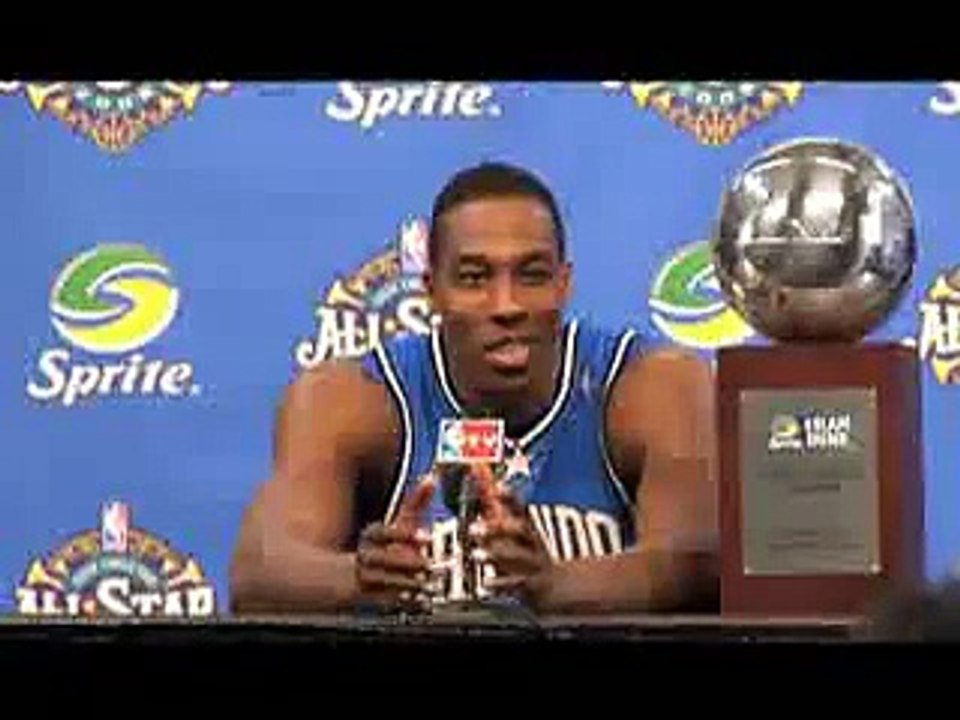 Dwight Howard Participates in Dunk Contest Again