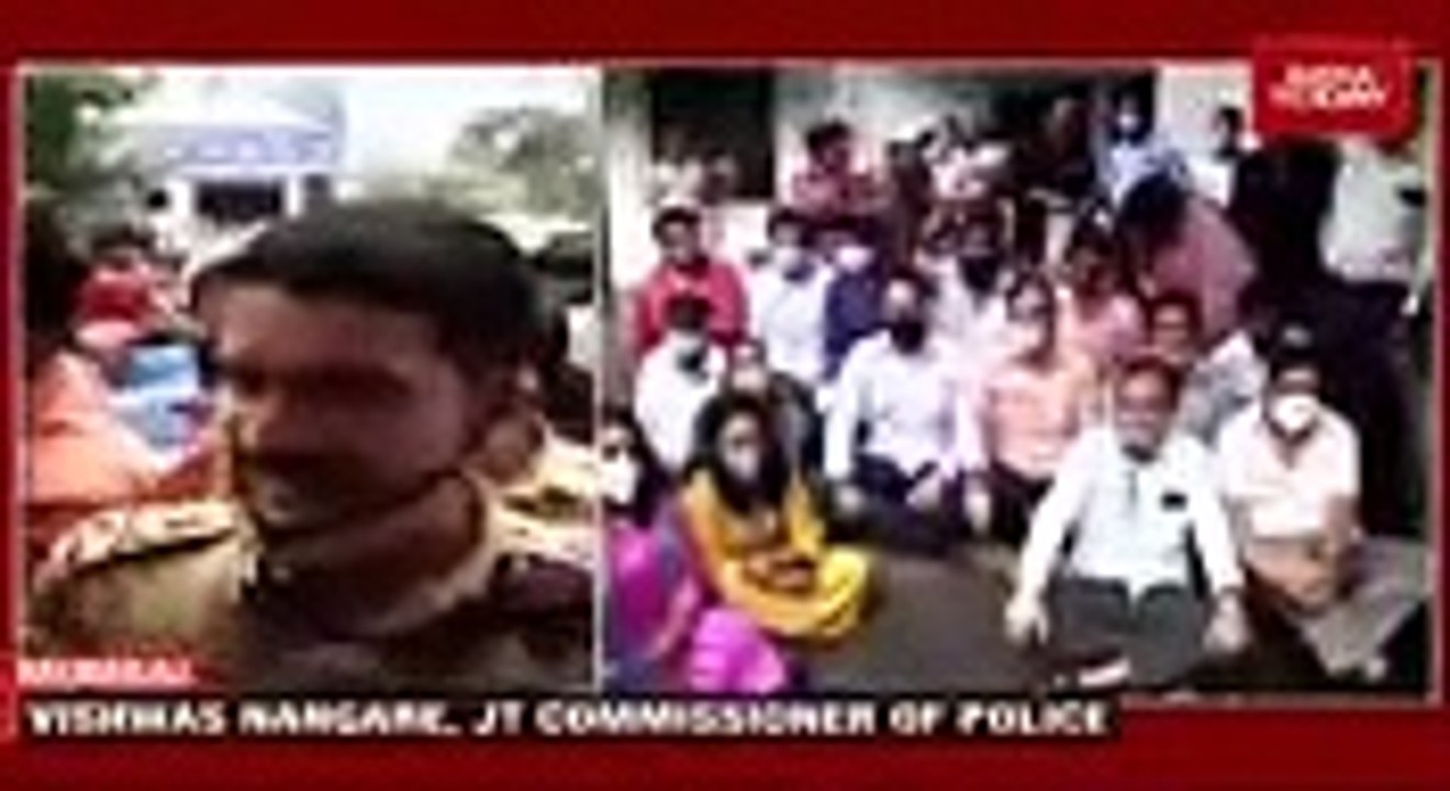 -by-Shiv-Sena-workers_1