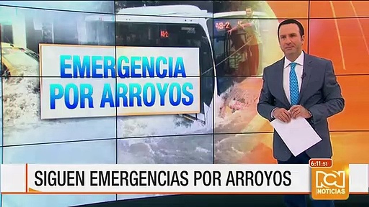 Varios vehículos fueron arrastrados por arroyos en Barranquilla
