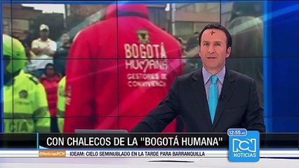 Hombres con chalecos de la "Bogotá Humana" estuvieron en los bloqueos a Transmilenio