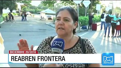 Venezolanos celebran en familia reapertura de la frontera con Colombia