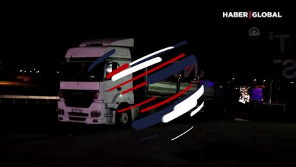 Korkunç ölüm! Tamir etmek istediği TIR'ın altında kaldı
