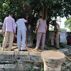 इटावा: कुएं में गिरी महिला, पुलिस ने किया रेस्क्यू
