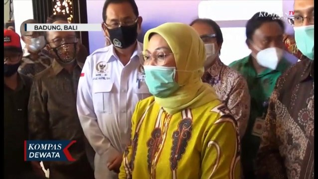 Kementerian Ketenagakerjaan Serahkan Bantuan BLK Komunitas