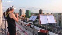 Dresden Senfoni Orkestrası'ndan sosyal mesafeli çatı konseri