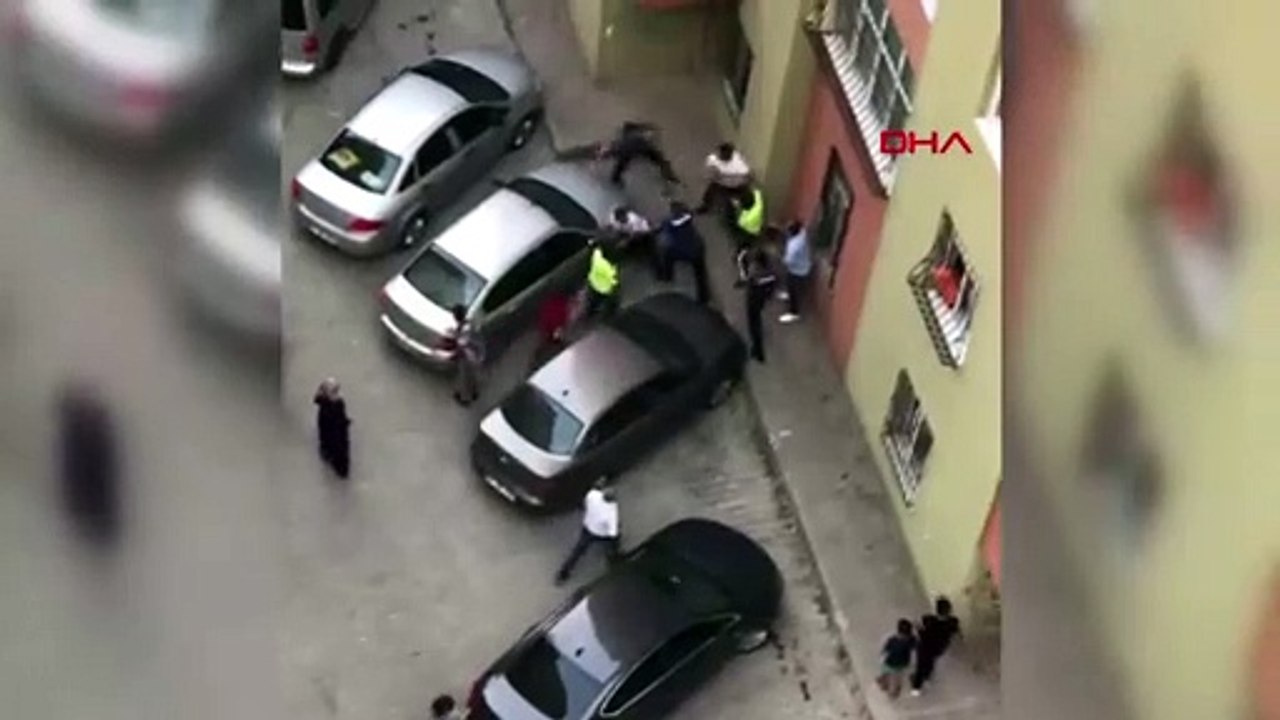 Onları polis bile ayıramadı! İstanbul'da ölümüne kavga