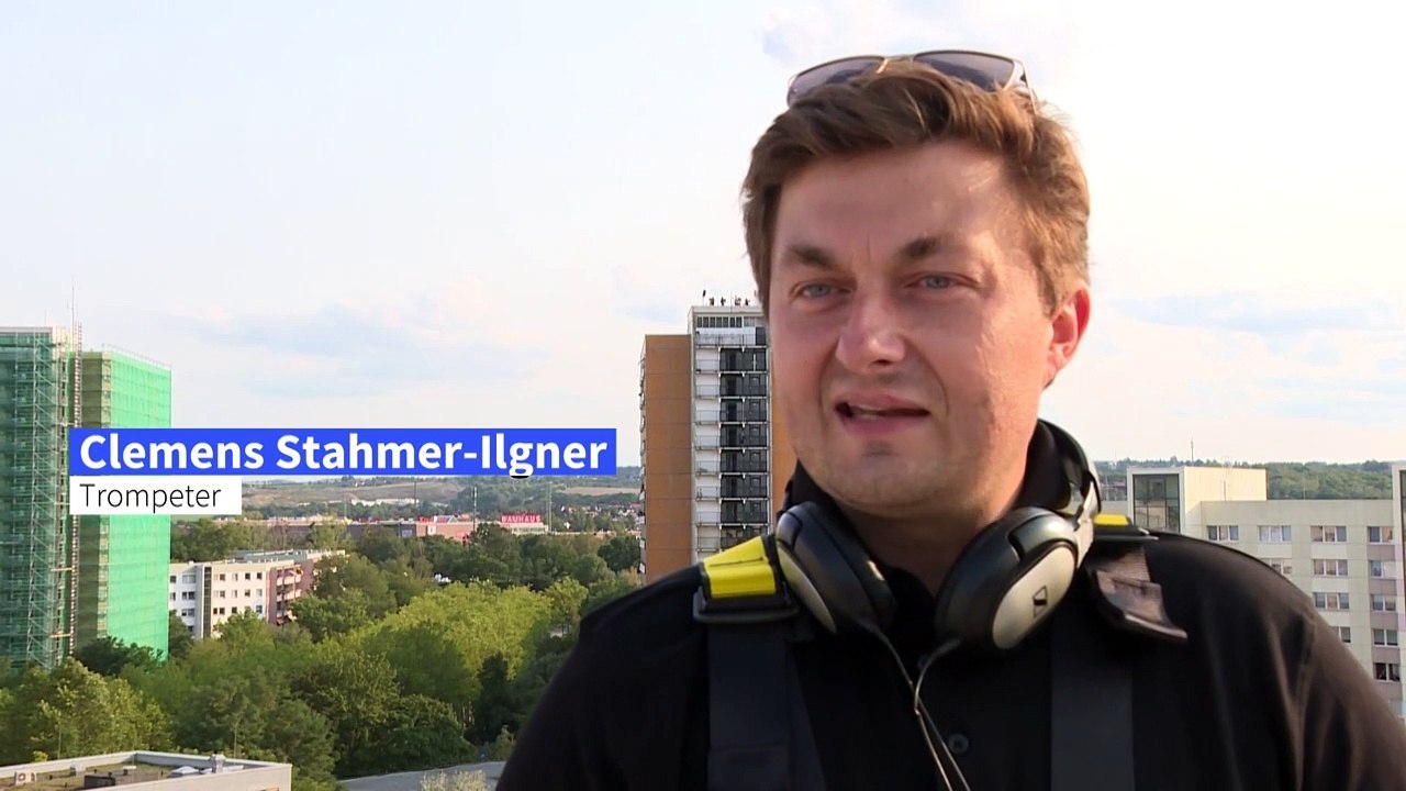 Alphornkonzert von oben: Dresdner Sinfoniker spielen auf Plattenbauten