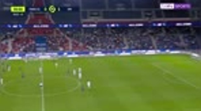 Mass brawl sees five sent off in Marseille win over PSG