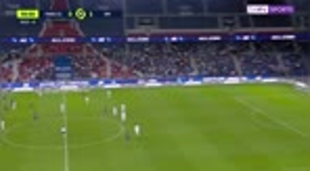 Mass brawl sees five sent off in Marseille win over PSG