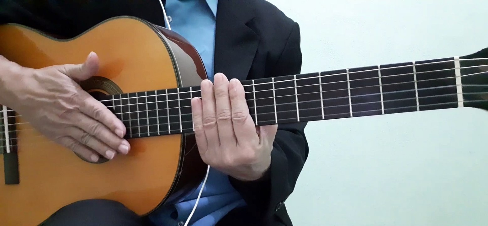 Tocando sequências harmônicas com ritmo de valsa