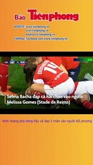 Kinh hoàng pha bóng hậu vệ đạp 2 chân vào người đối phương