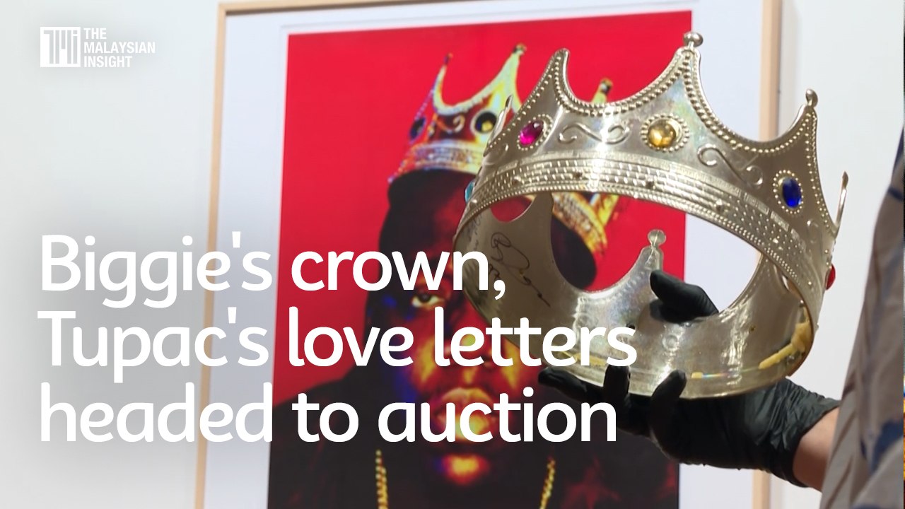 Notorious B.I.G. crown and Tupac love letters up for auction