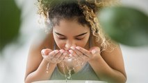 चेहरा धोने का तरीका | 1 हफ्ते सिर्फ पानी से चेहरा धोने के फायदे | Skin Fasting for acne | Boldsky