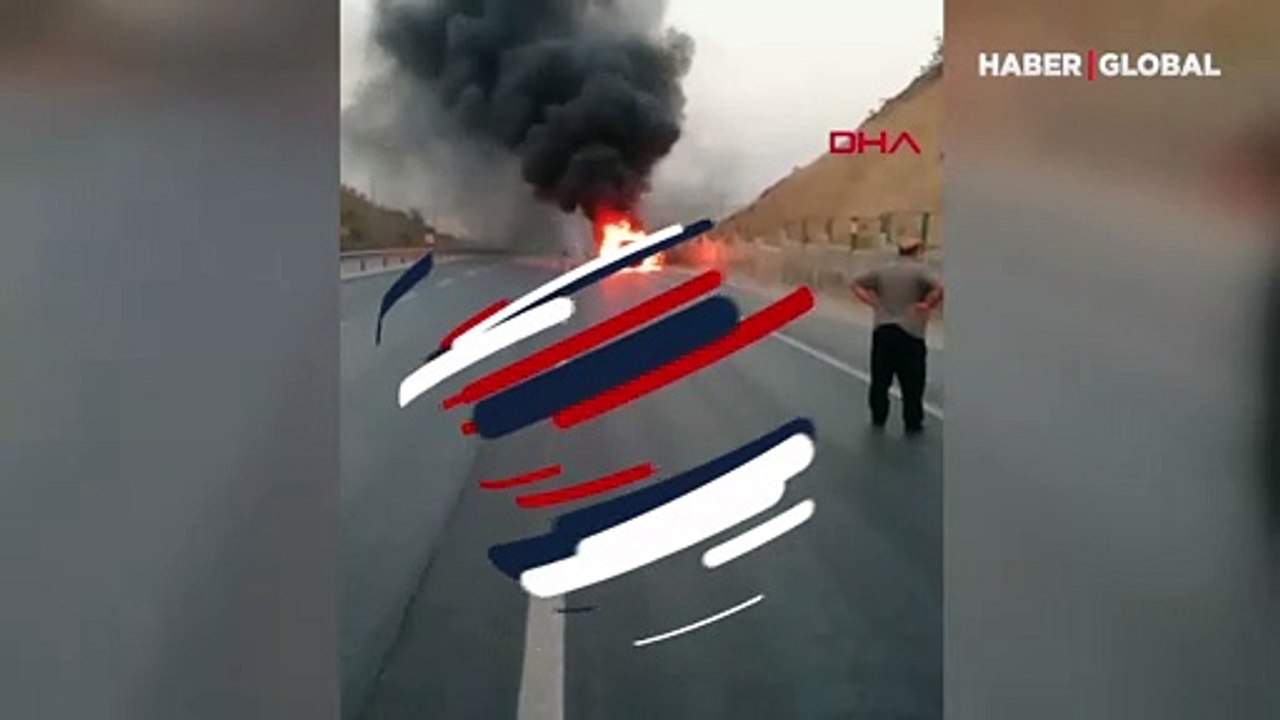 Alev topuna dönen otomobilin sürücüsü canını zor kurtardı