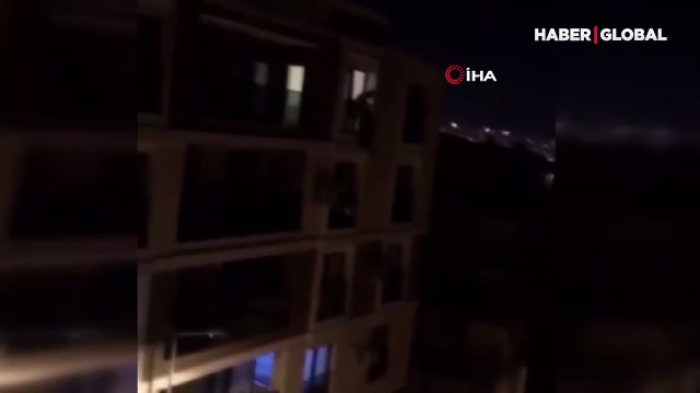 Sinir krizi geçirerek 5. kattan atlamaya kalkan kadını alt kattaki genç kurtardı