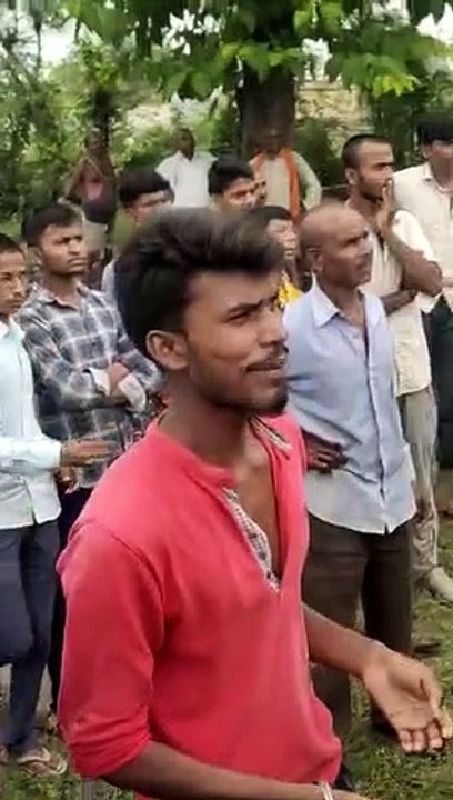 प्रयागराज: शंकरगढ़ इलाके के कारिया खुर्द में निकला विशालकाय अजगर