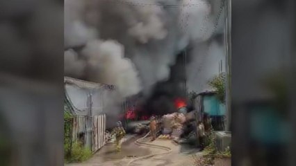 평택 고물상 야적장에서 불...다친 사람 없어 / YTN