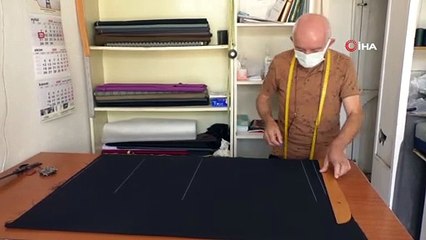Terzilik mesleğini 52 yıldır ilk günkü heyecanla sürdürüyor