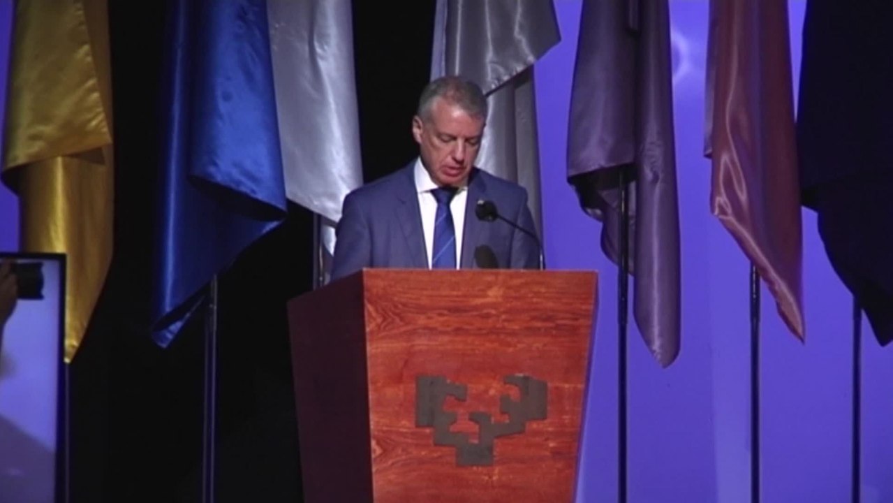 Urkullu pide a los sindicatos de enseñanza que reconsideren la jornada de huelga