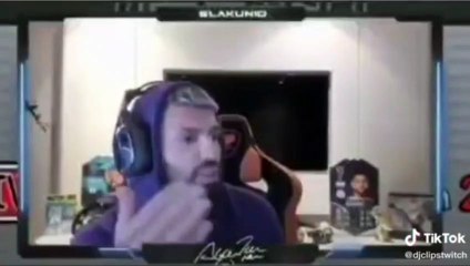 Ibai Llanos trollea al Kun Agüero con Ester Expósito de por medio