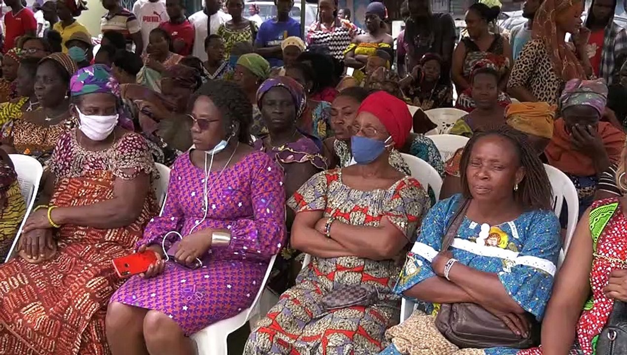 Dons de vivres aux populations de la ville de Bonoua après les