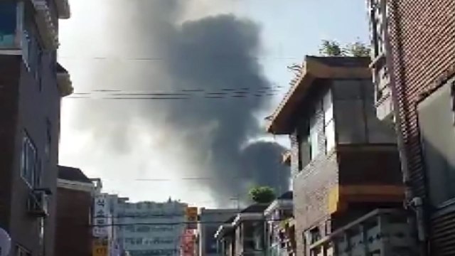 광명 신축 건물 공사장에서 불...다친 사람 없어 / YTN