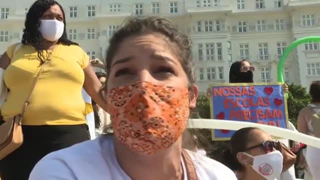 Los profesores de los colegios privados brasileños piden volver a clase