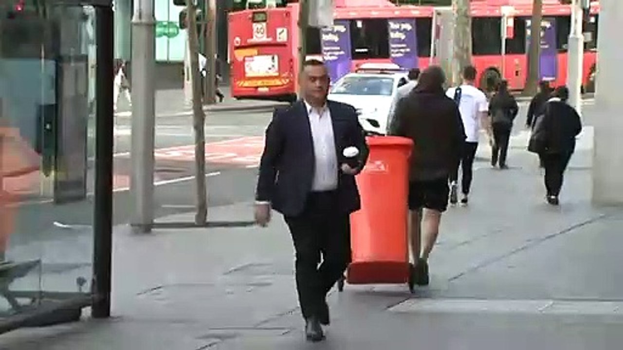 NSW Deputy Premier backs down on crossbench threat
