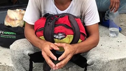 Venezolanos emigran a pie atraídos por una Colombia reactivada pese al covid-19