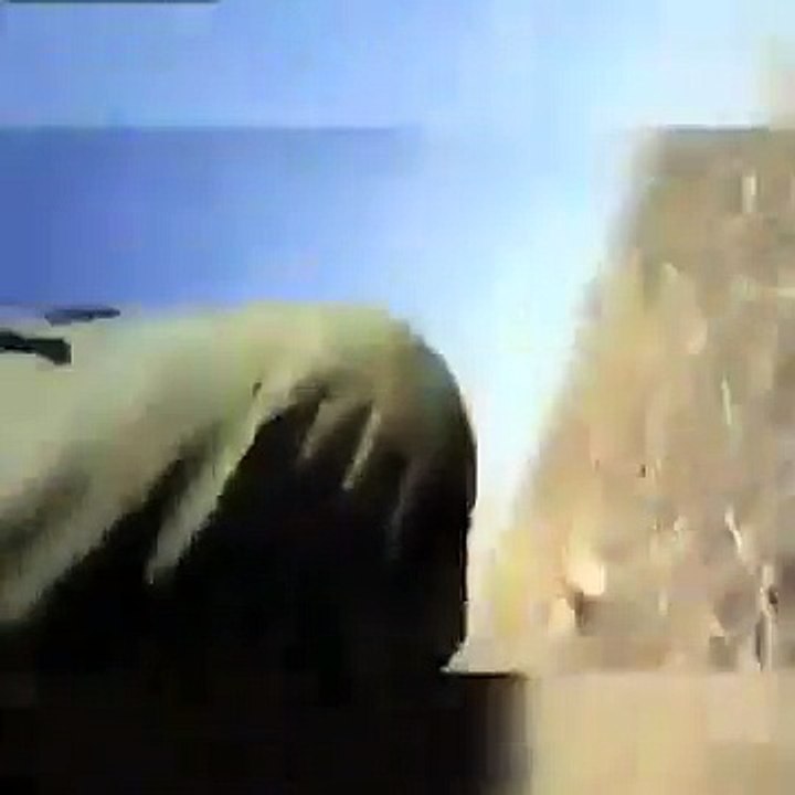 Ce soldat russe rate son tir et se fait une énorme frayeur