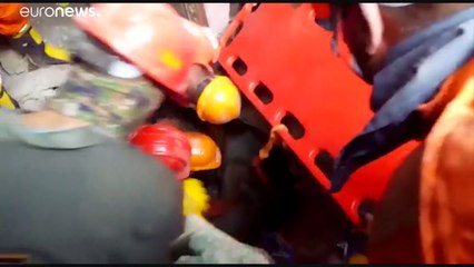 شاهد: مقتل 8 والبحث عن ناجين تحت أنقاض مبنى في الهند