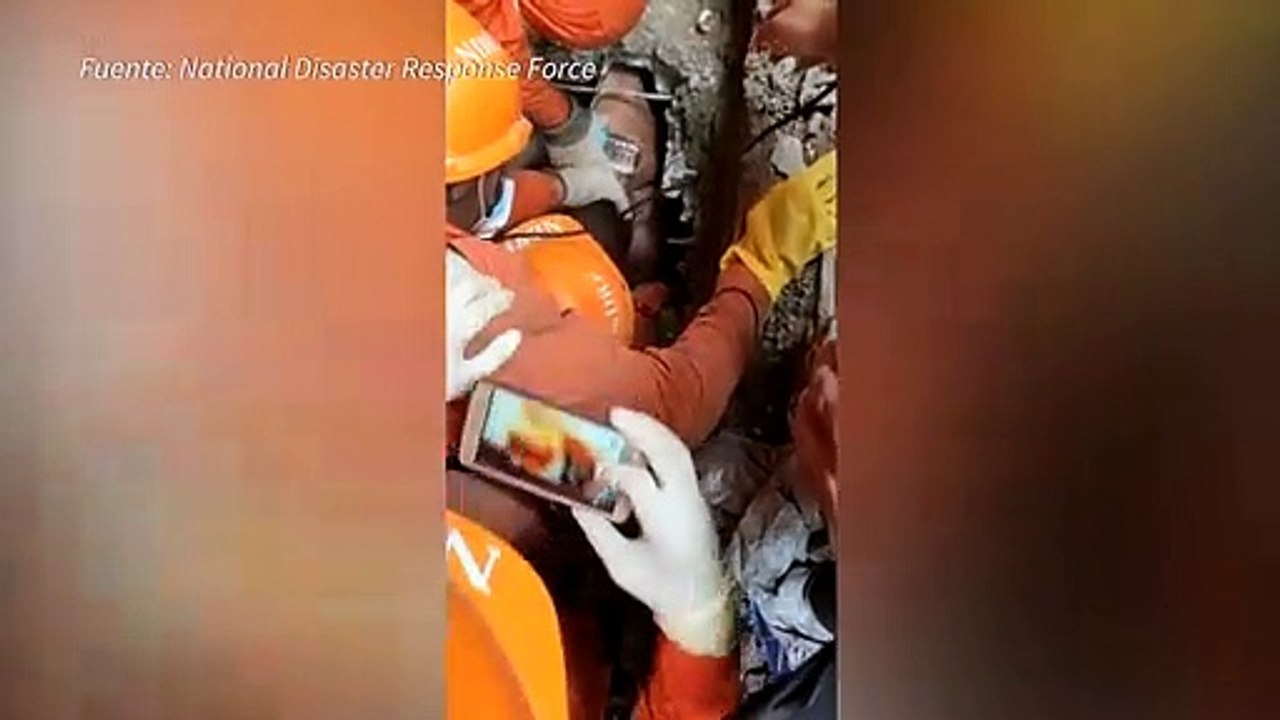 Más de una decena de muertos y varios atrapados tras derrumbe de edificio en India
