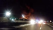 Incendio tra Barletta ed Andria, fumo rosso sulla strada