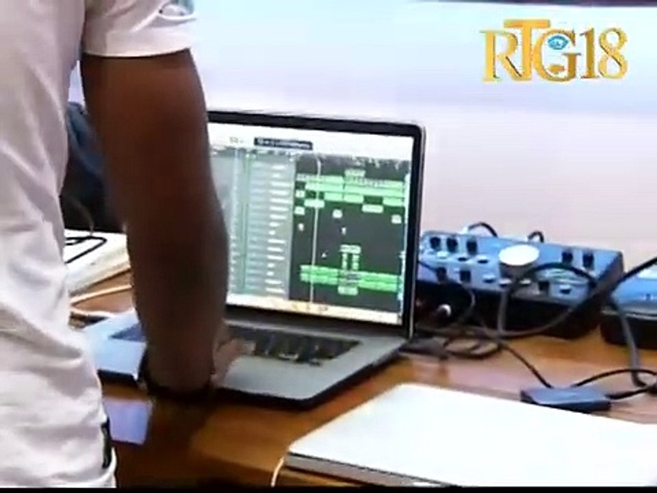 Paska ap travay sou ansanm pwojè li menm ak staff li pou satisfè piblik li a