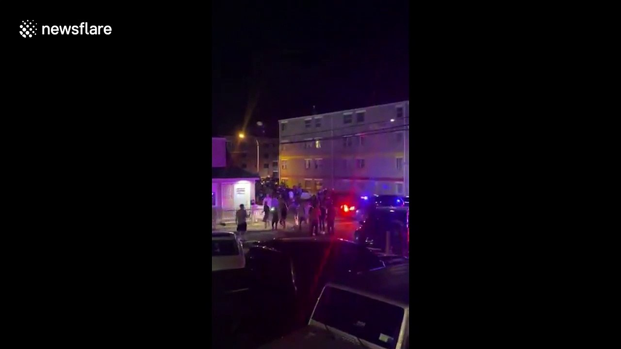 Police called in as massive crowds gather at YouTuber event in New Jersey