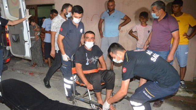 Ağabeyini bıçaklayan şahıs evlerin çatılarından atlayarak kaçtığı sırada düşüp yakalandı