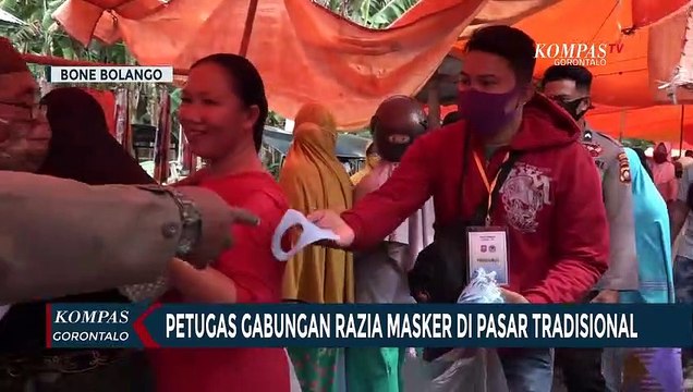 Petugas Gabungan Razia Masker Di Pasar Tradisional