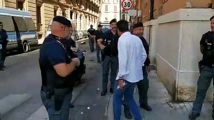 SALVINI "SEMPRE DALLA PARTE DELLE FORZE DELL'ORDINE"