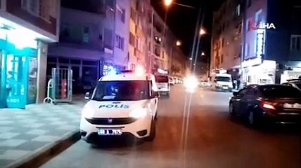 Pazar yerinde yerinde önünü kestiği kadını bıçakladı