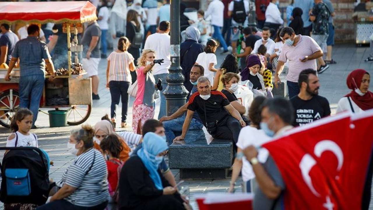 Bilim Kurulu Üyesi Kayıpmaz: 125 bin kişi, toplum sağlığını tehlikeye attı