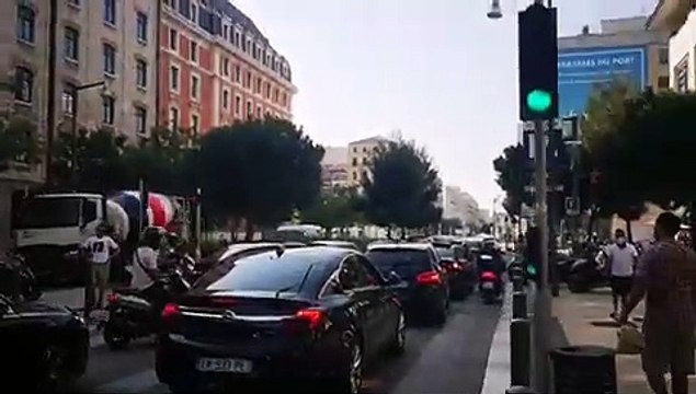 Les chauffeurs de VTC manifestent à Marseille