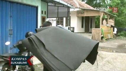 Perajin Sandal Rumahan