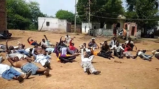 बंगरा अन्तर्गत भटा-नगाइच गांव में सामुदायिक पंचायत भवन पर मंडराए राजनीति के बादल